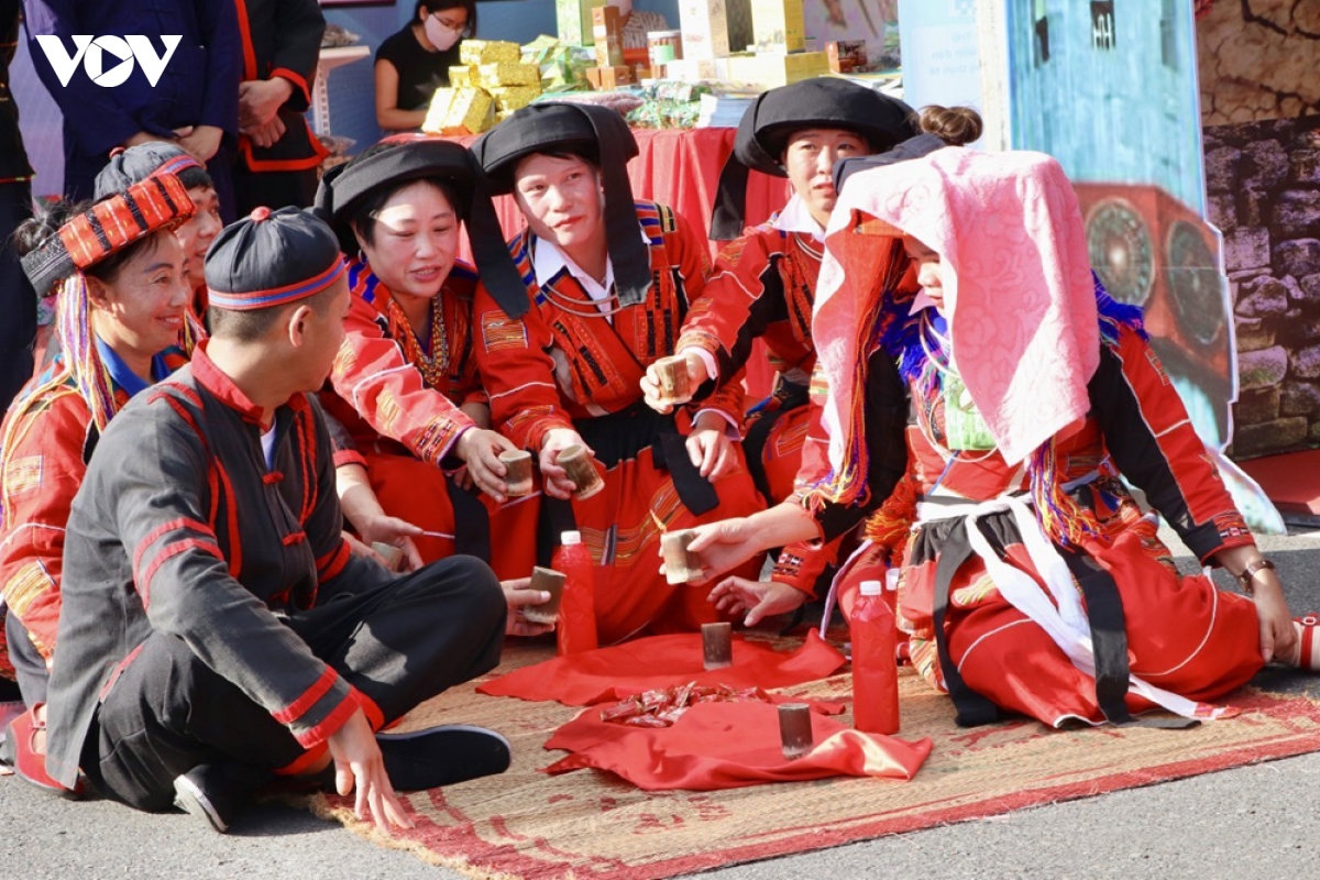 Dac sac cac nghi le tin nguong trong dong bao cac dan toc thieu so hinh anh 10