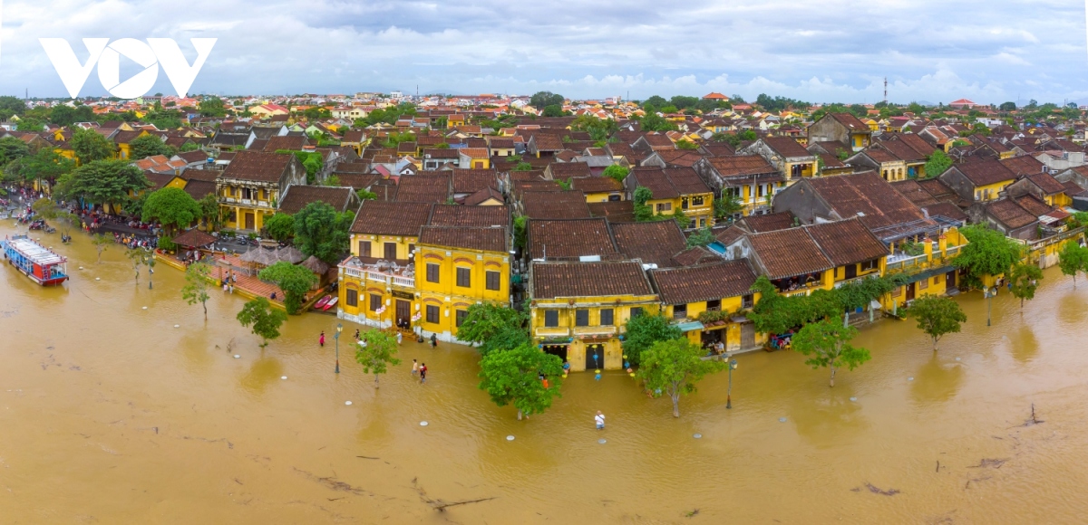 canh pho co hoi an mua lu hinh anh 5