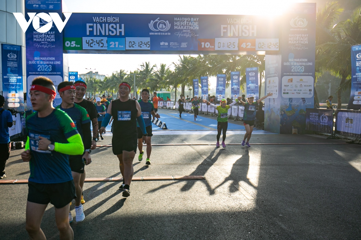 hon 9.000 nguoi du giai marathon tren cung duong bao bien dep nhat viet nam hinh anh 9