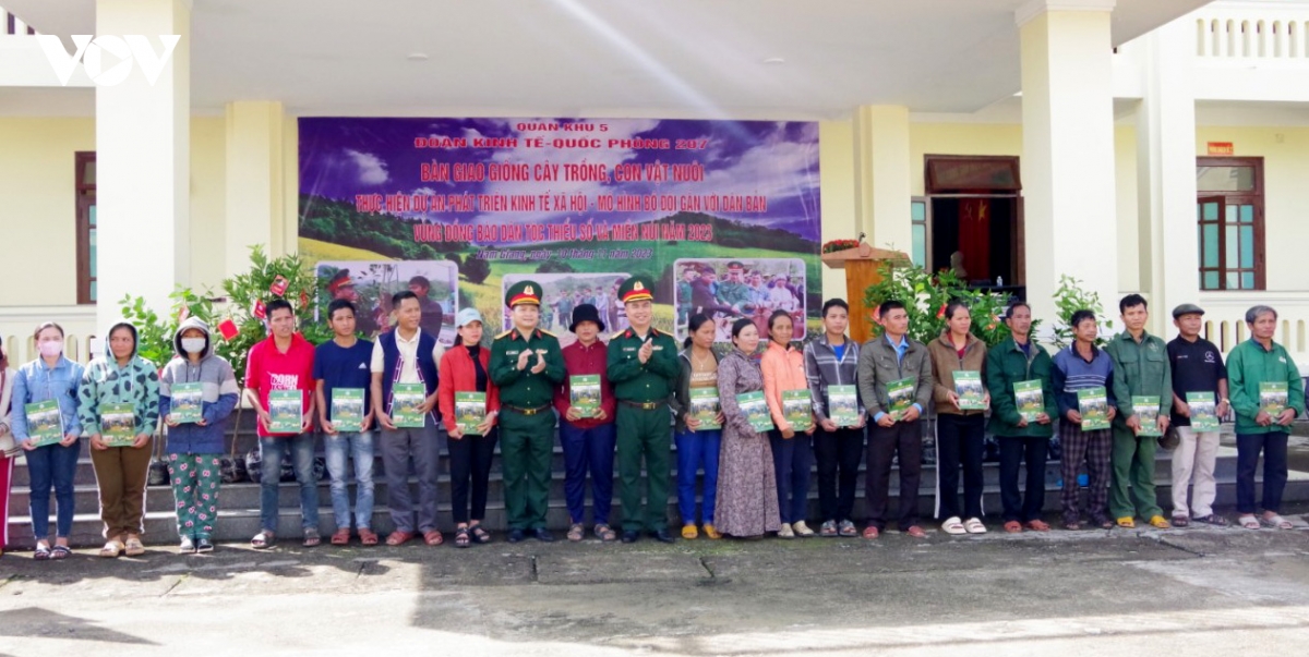 Quân khu 5 cấp cây giống, con giống giúp đồng bào DTTS Quảng Nam thoát nghèo