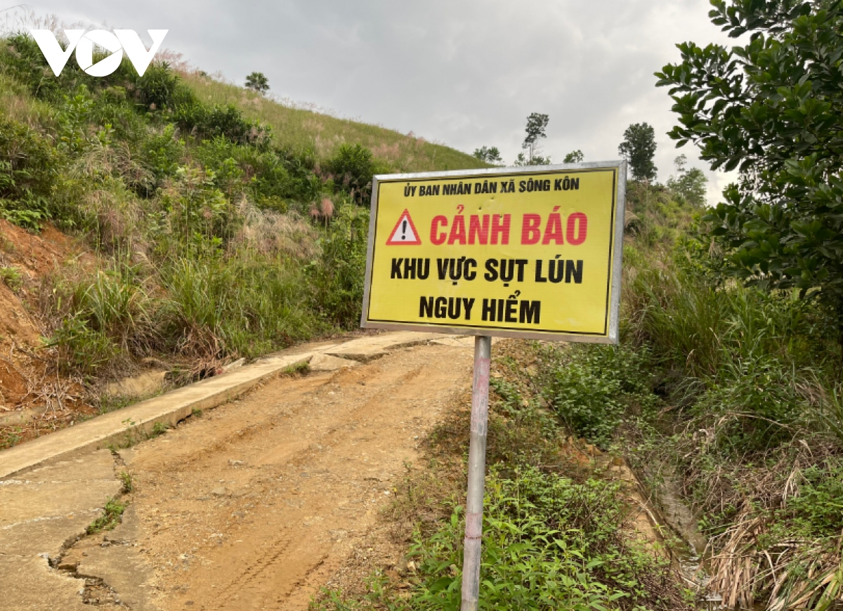 nguoi dan mien nui quang nam nom nop noi lo sat lo hinh anh 4