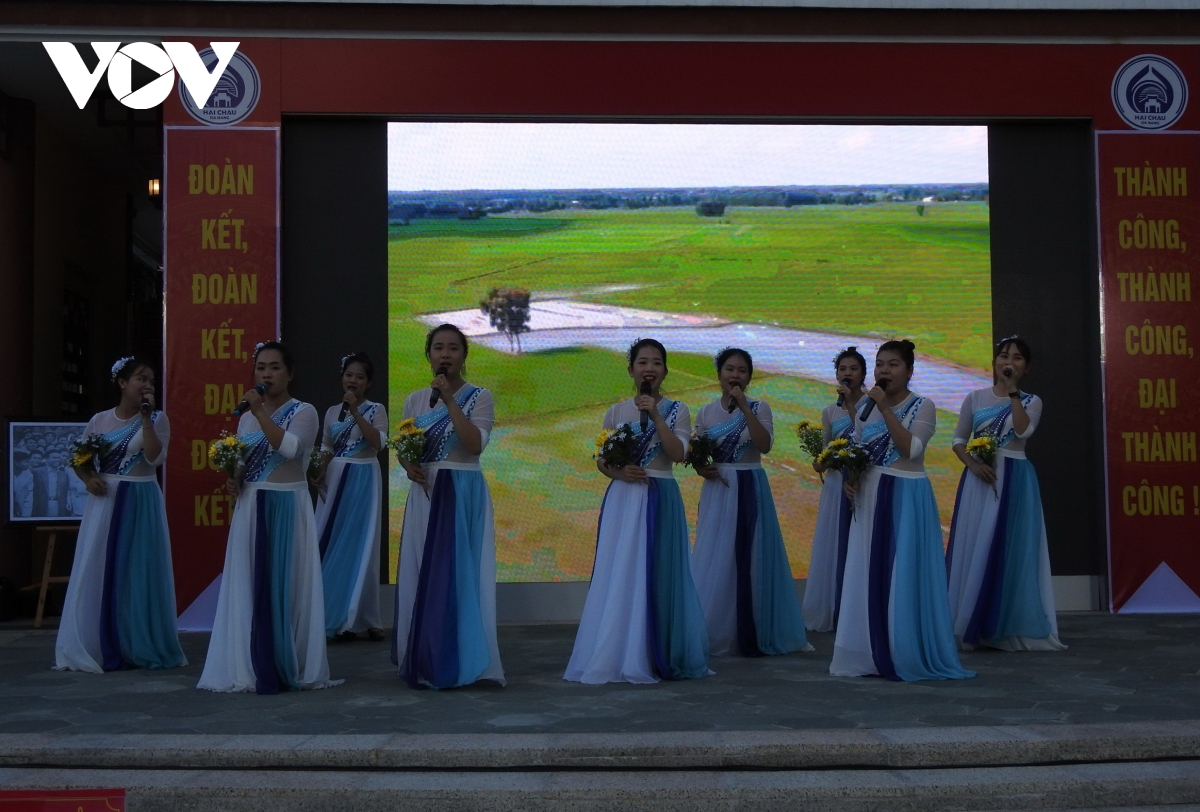 Niềm vui nhân đôi trong Ngày hội Đại đoàn kết toàn dân tộc
