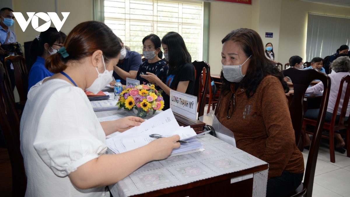 tp.hcm da chan chinh tinh trang can bo dun day, thoai thac trach nhiem hinh anh 3