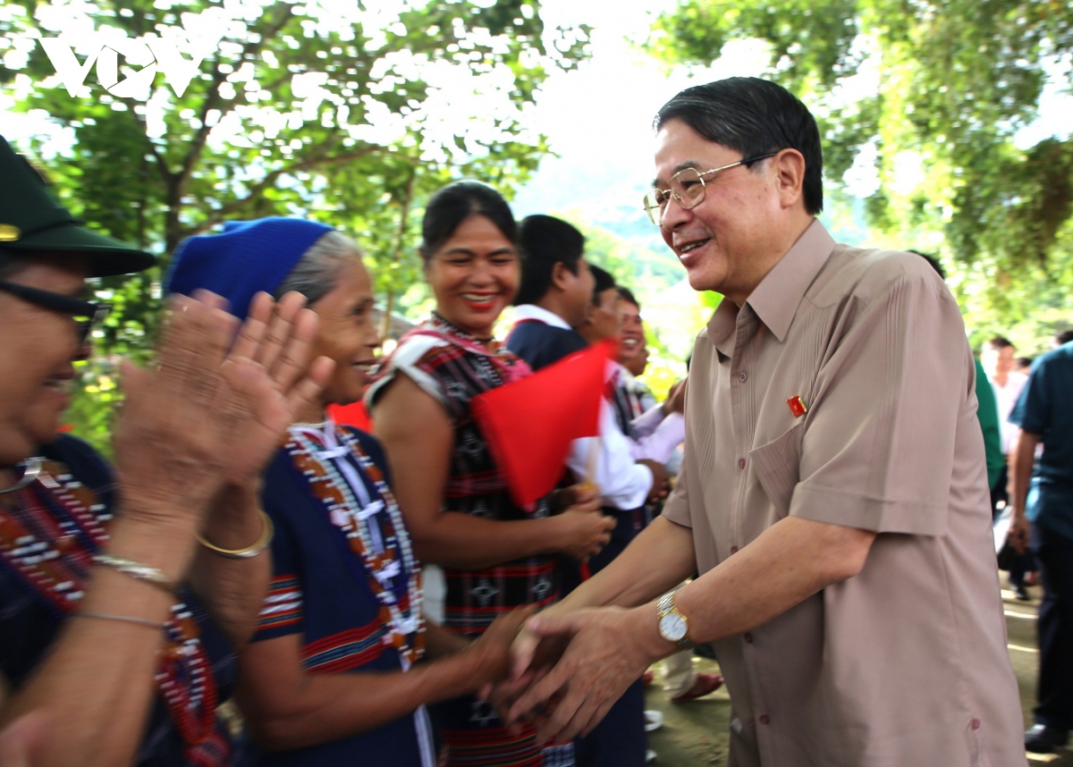 pho ctqh nguyen Duc hai du ngay hoi Dai doan ket o huyen vung cao quang nam hinh anh 2