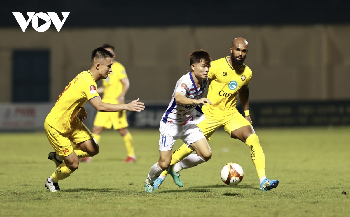 ket qua vong 3 v-league thanh hoa 3-1 slna, binh duong thang hai phong hinh anh 10