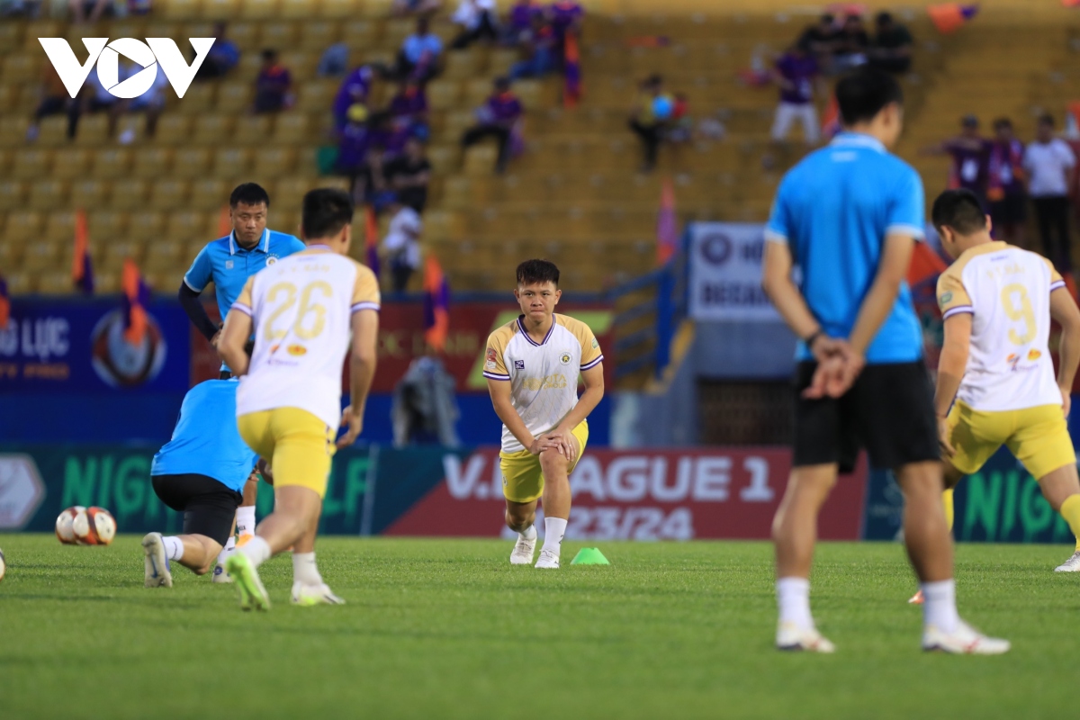 ha noi fc va slna ton that luc luong tai vong 4 v-league hinh anh 1