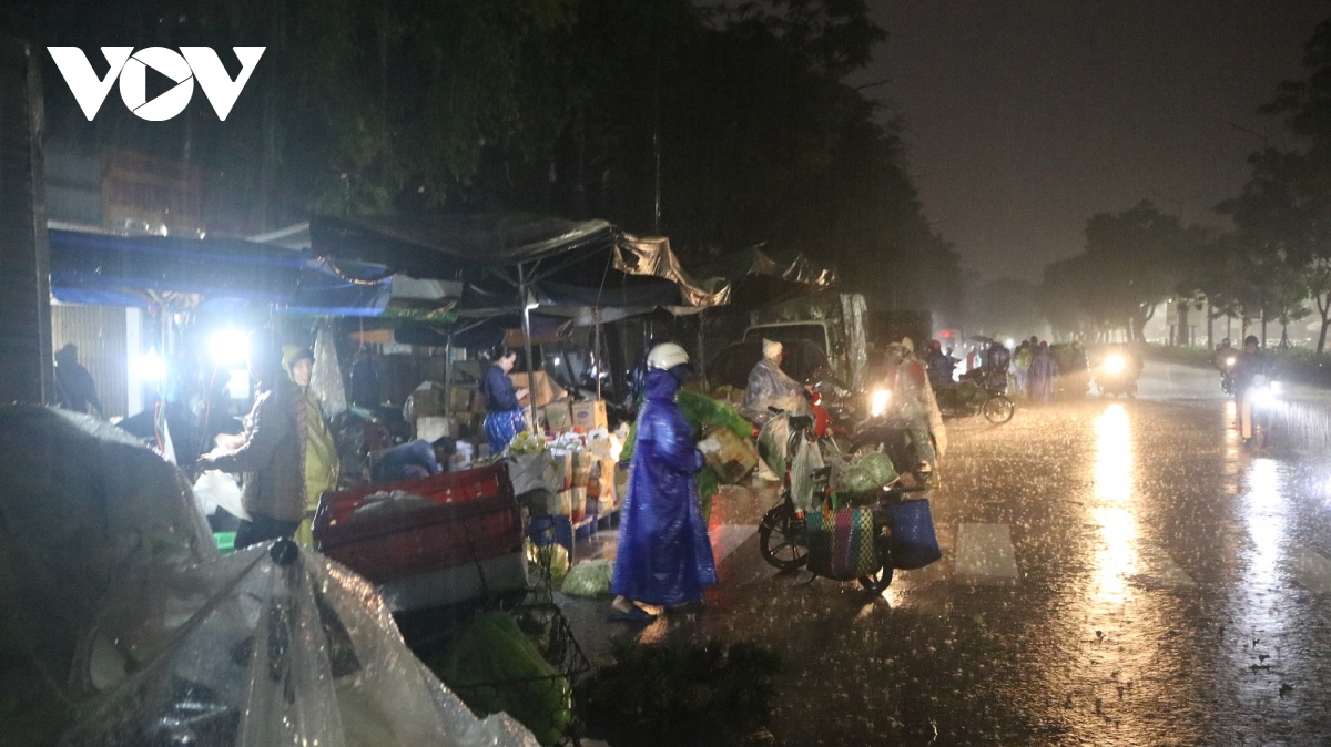 lu lon trong dem, nguoi dan thua thien hue tro tay khong kip hinh anh 20