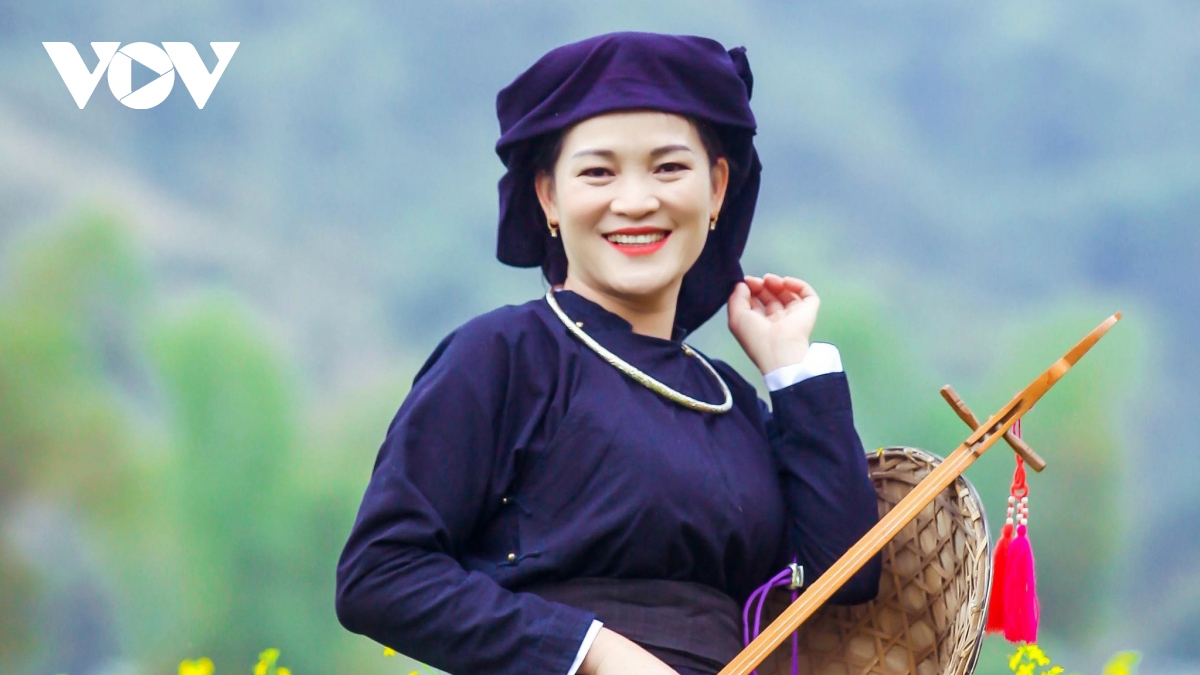 Cô giáo trẻ xung phong lên miền núi dạy học đến tác giả văn chương dân tộc Tày