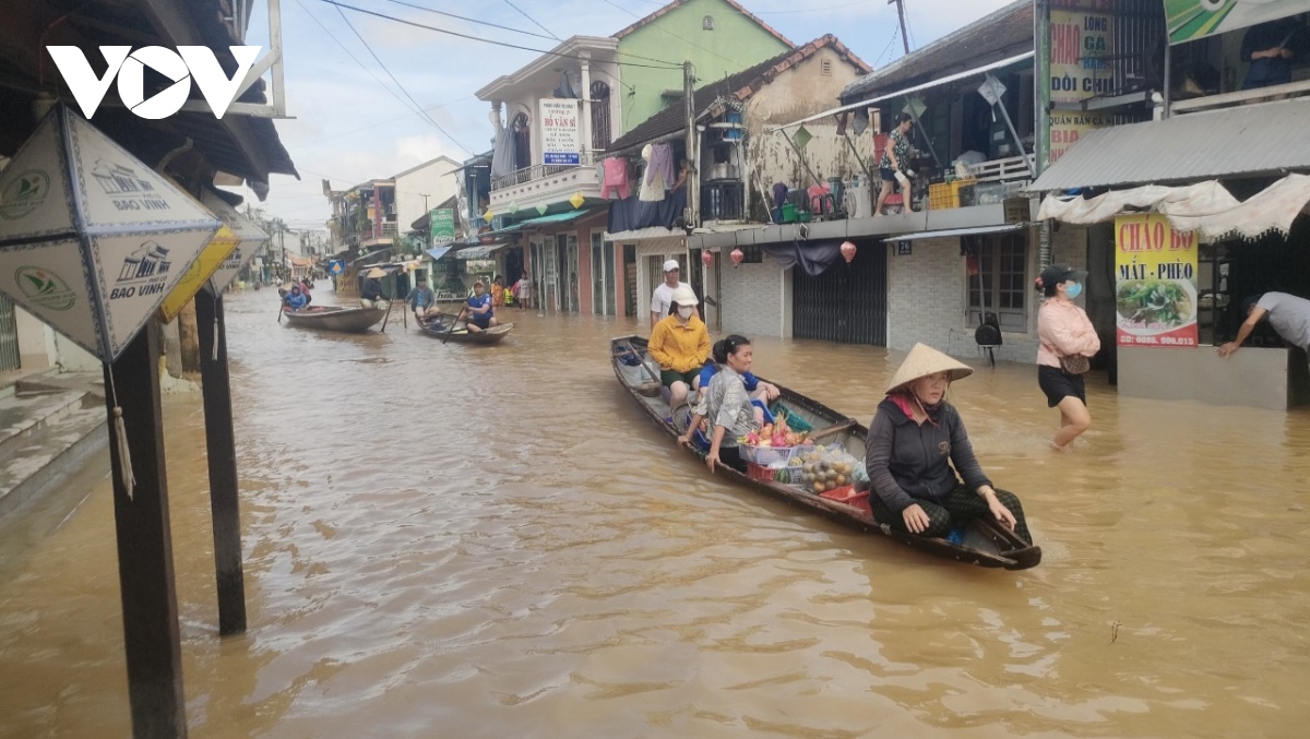 canh bao mua lon, ngap lut, sat lo dat tren dien rong o thua thien hue hinh anh 1