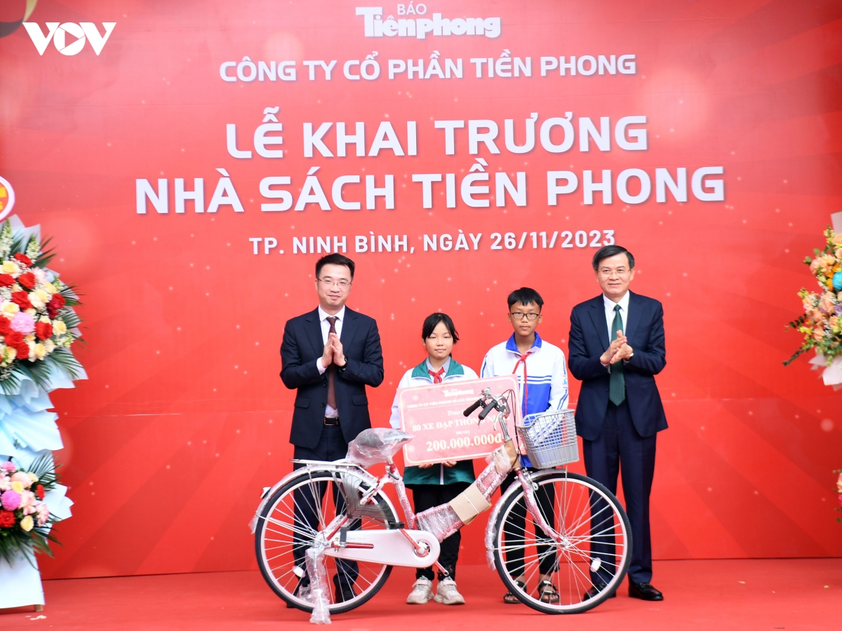 khai truong nha sach tien phong quy mo hon 60.000 san pham tai ninh binh hinh anh 2