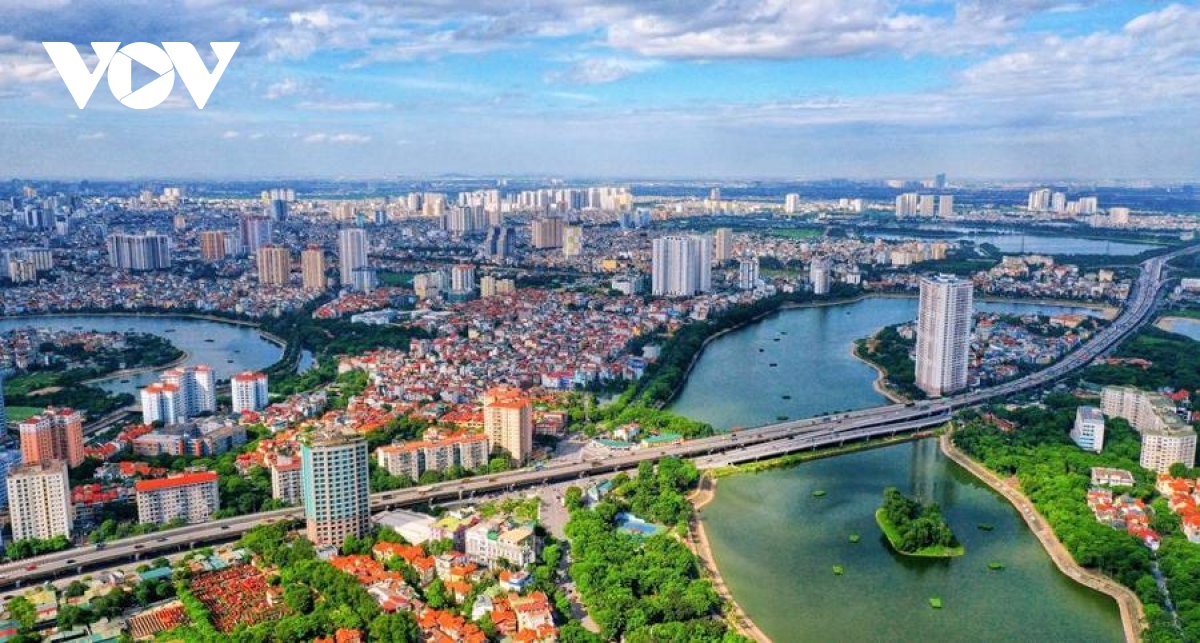 what do experts think about vietnam s gdp growth ahead in 2024 picture 1