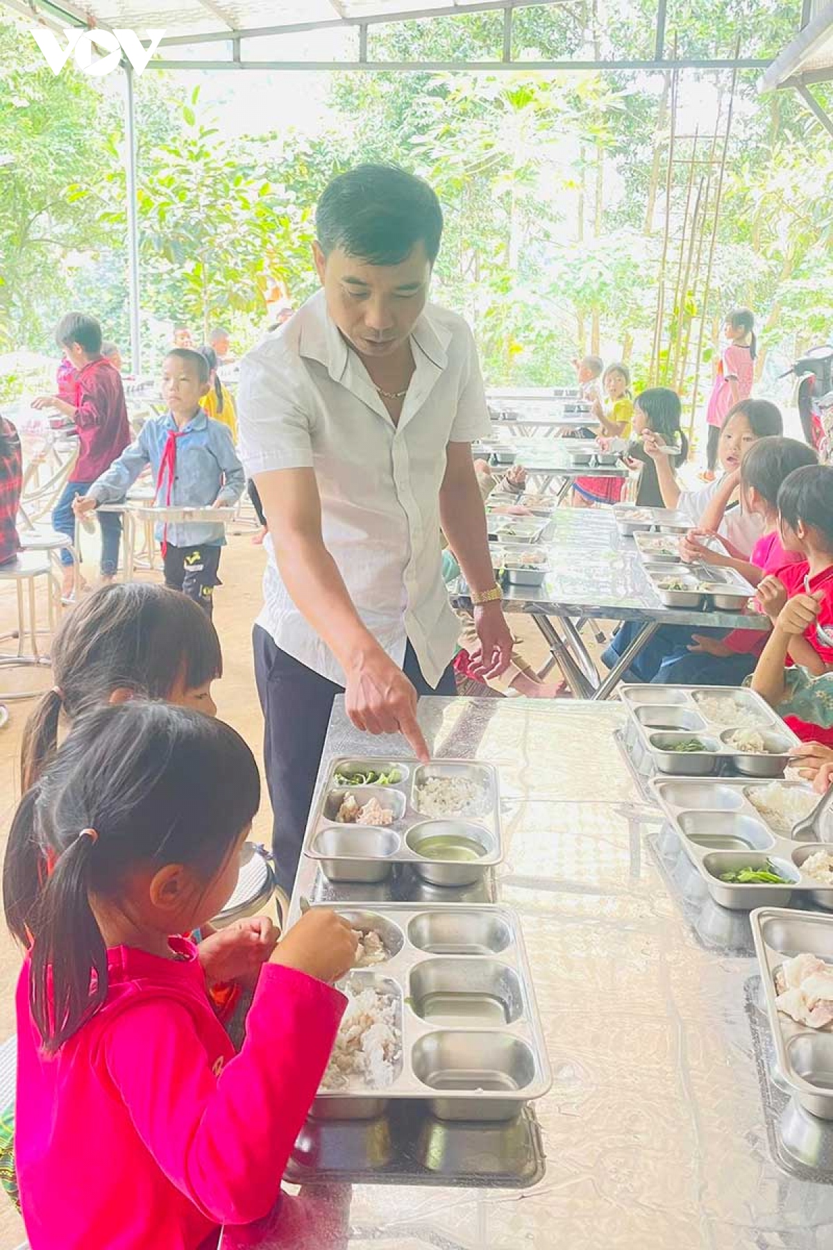 nguoi thay het long vi tre em bien gioi muong lat thanh hoa hinh anh 3