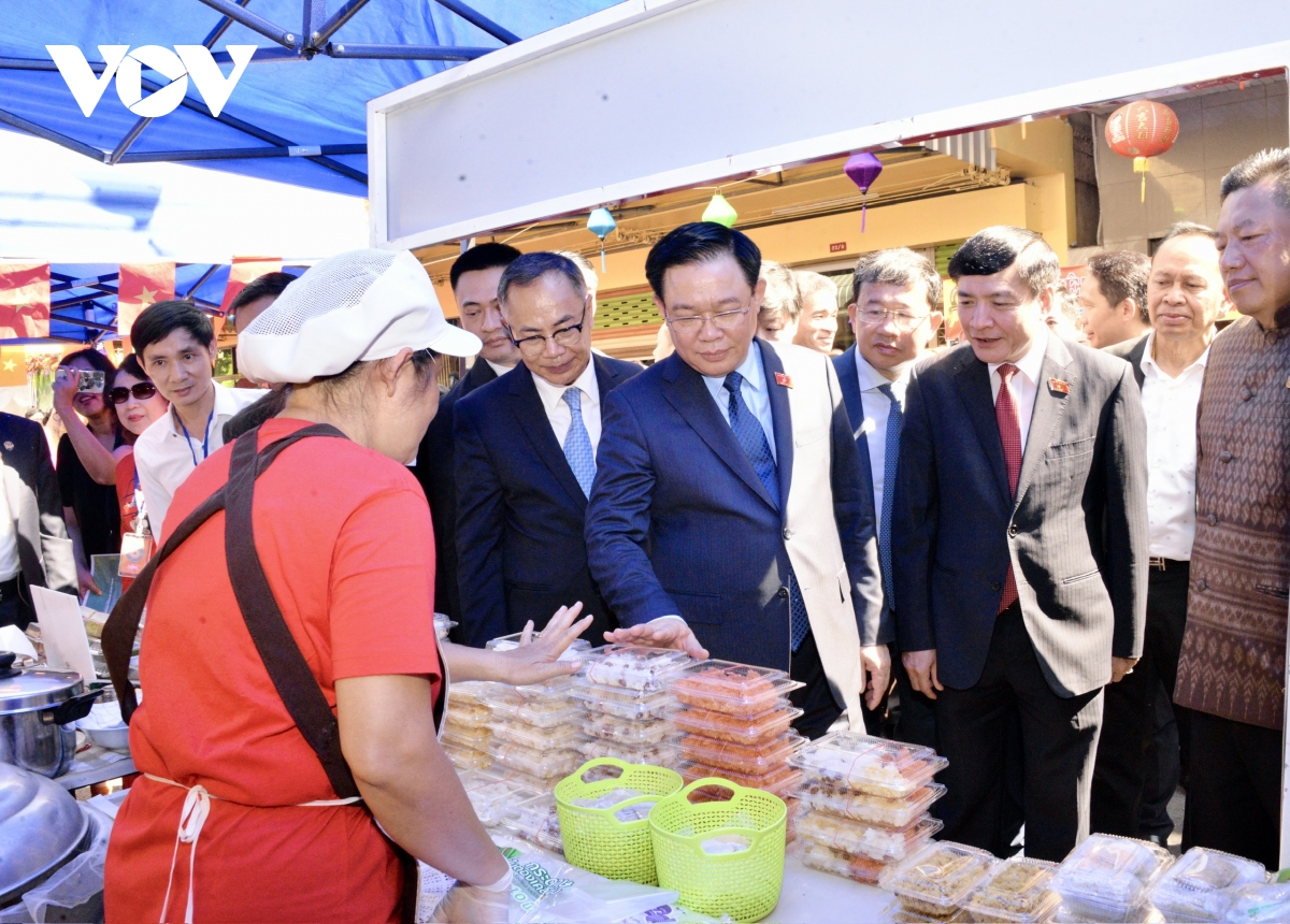 chu tich quoc hoi du le khai truong pho viet nam tai tinh udon thai lan hinh anh 4