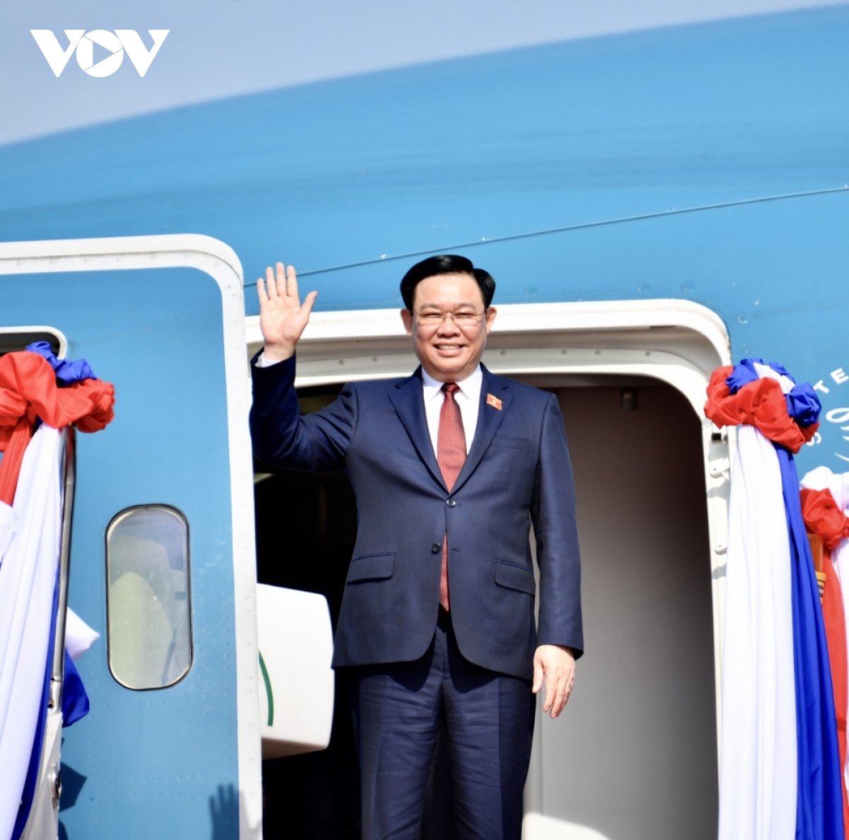 top vietnamese legislator arrives in vientiane for the clv summit and laos visit picture 1