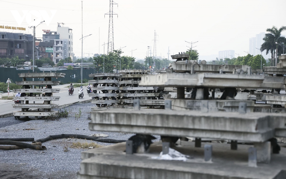 cay cau vuot xay do bi lang quen tren dai lo nghin ty o ha noi hinh anh 6