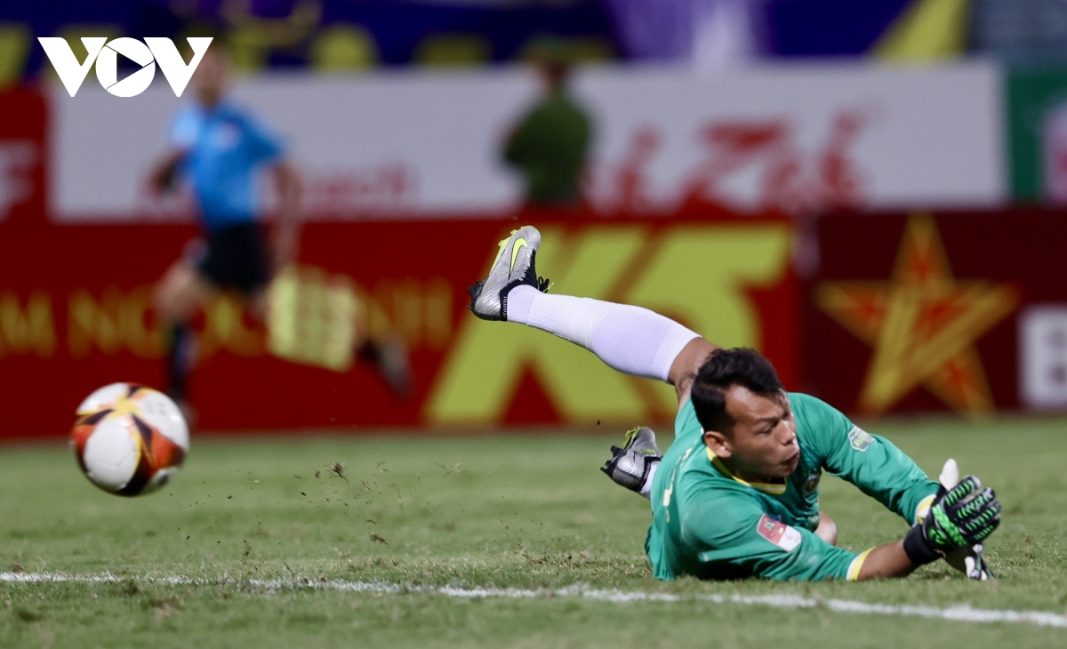 ket qua v-league ha noi fc thua dau binh Dinh vi sai lam tai hai hinh anh 18