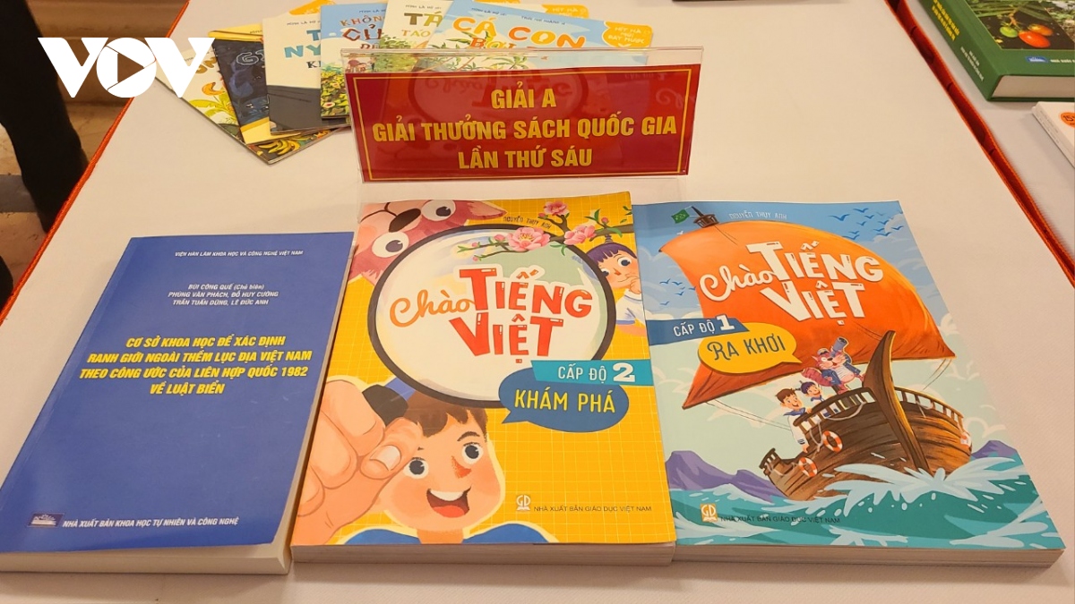 vinh danh hơn 40 tác phẩm đoạt giải thưởng sách quốc gia lần thứ 6 hình ảnh 2 vinh danh hon 40 tac pham doat giai thuong sach quoc gia lan thu 6 hinh anh 2