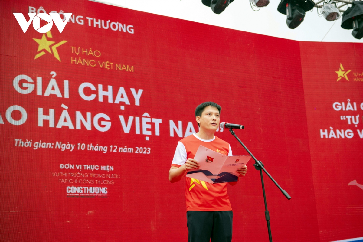 hon 1.000 nguoi tham gia giai chay tu hao hang viet nam hinh anh 1