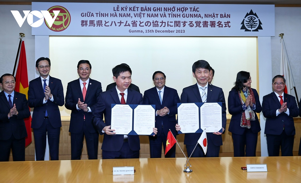 pm encourages high-quality japanese investment in vietnam picture 2