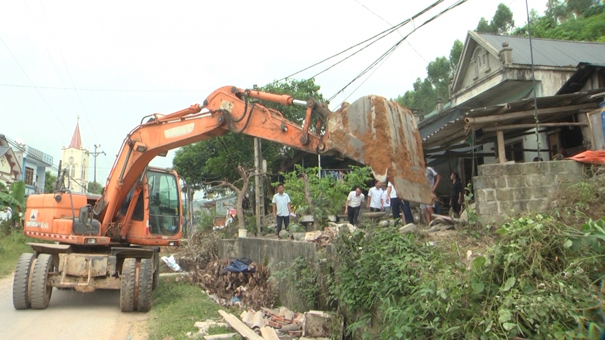 nhung con duong cua long dan lam thay doi bo mat nong thon mien nui hinh anh 2