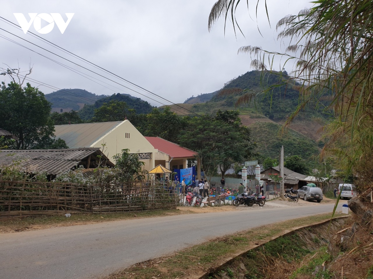 Mang “đông ấm yêu thương” tới rẻo cao Co Mạ