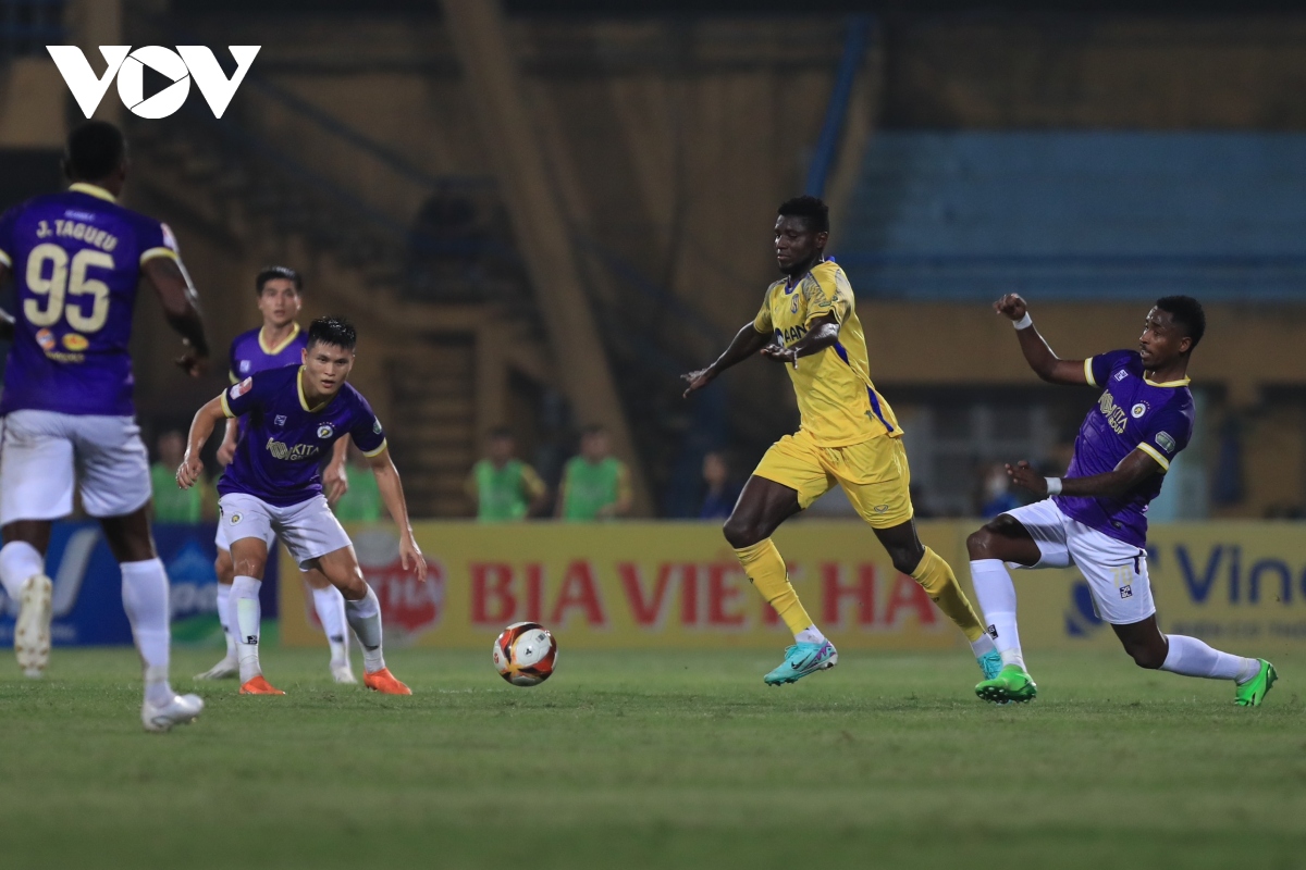 ket qua v-league ha noi fc thang slna, binh duong ha guc khanh hoa hinh anh 2