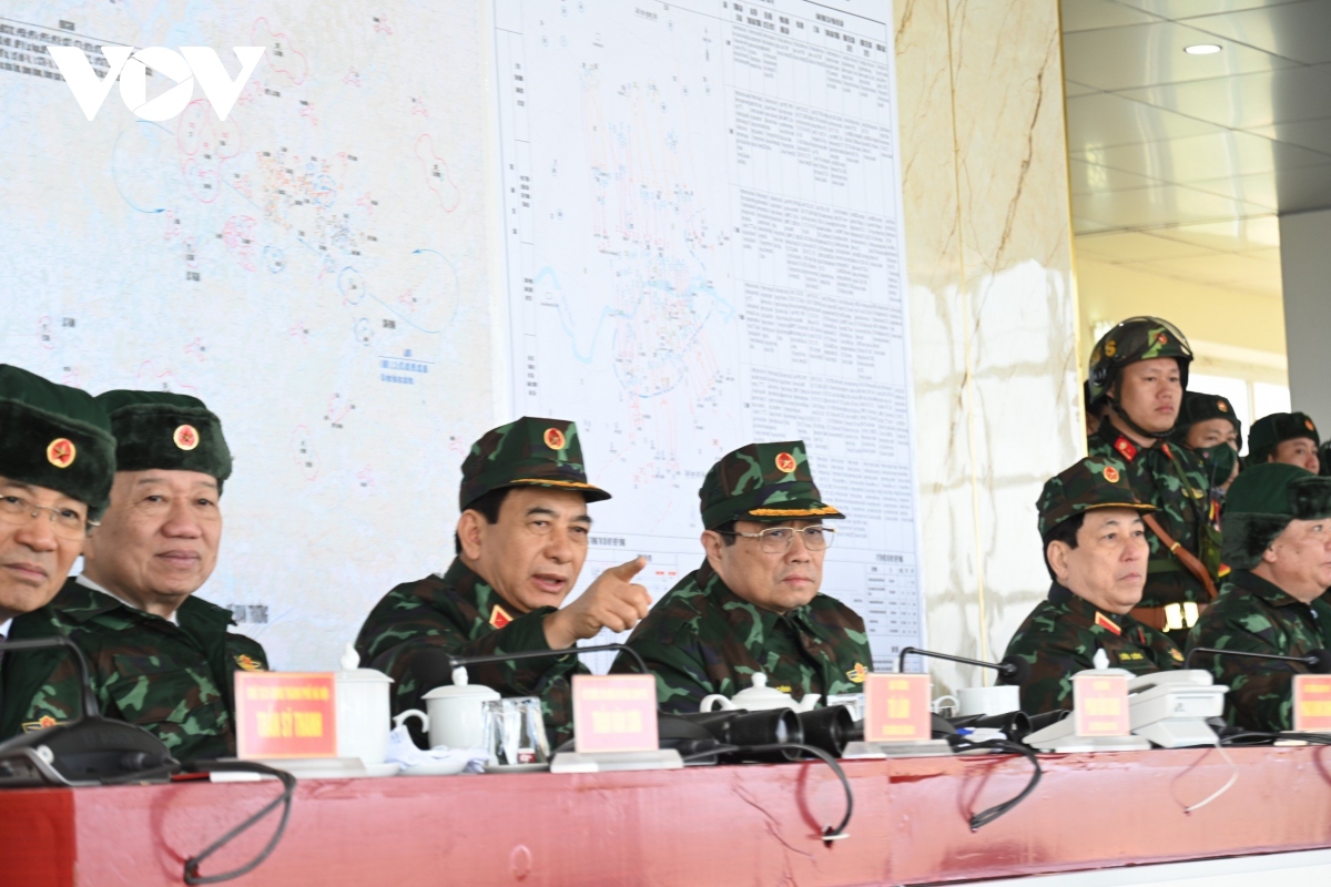 thu tuong pham minh chinh du dien tap chien thuat ban dan that tai quan doan 12 hinh anh 3