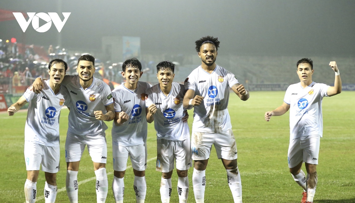 Đội hình tiêu biểu vòng 4 V-League 2023/2024: Sự trở lại của Văn Toàn