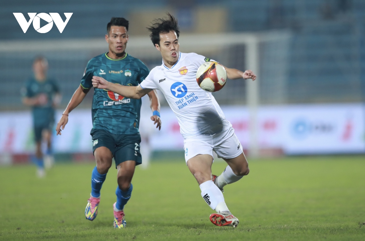 ket qua vong 7 v-league nam Dinh 3-0 hagl, the cong viettel thua dam hinh anh 10