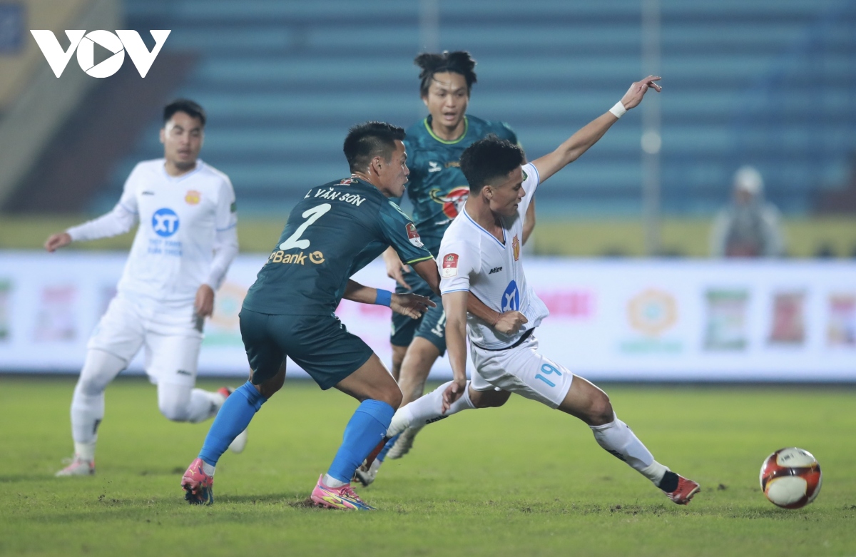 ket qua vong 7 v-league nam Dinh 3-0 hagl, the cong viettel thua dam hinh anh 11