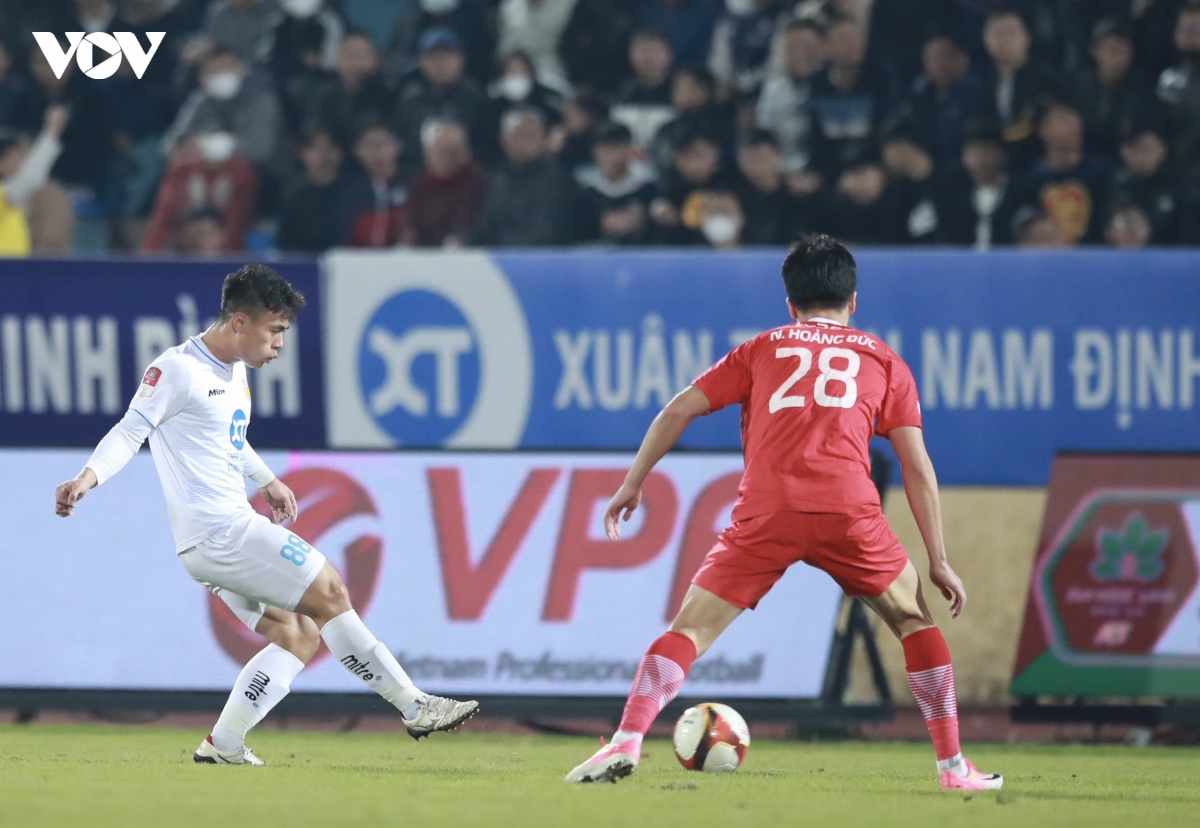 ket qua vong 8 v-league 2023 2024 nam Dinh thang 3 sao truoc the cong viettel hinh anh 13