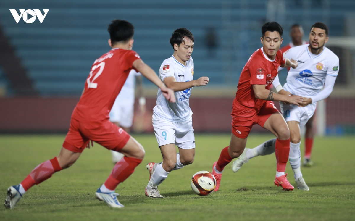 ket qua vong 8 v-league 2023 2024 nam Dinh thang 3 sao truoc the cong viettel hinh anh 8
