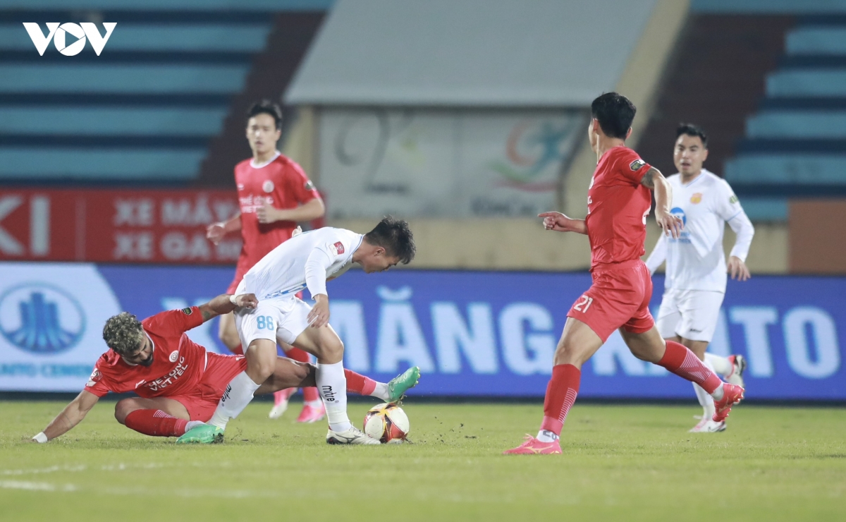 ket qua vong 8 v-league 2023 2024 nam Dinh thang 3 sao truoc the cong viettel hinh anh 9