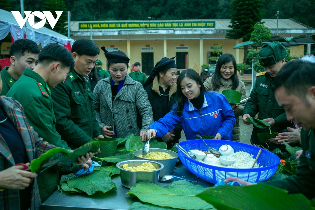 mang tet som len ban lang vung cao bien gioi cao bang hinh anh 15