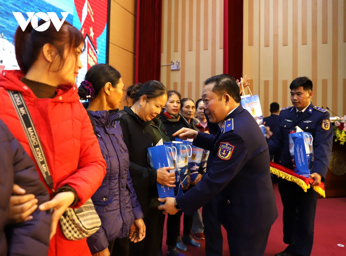 mang tet som den ngu dan hinh anh 1