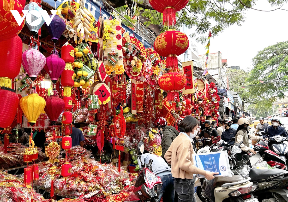 nhon nhip tai thien duong mua sam do trang tri tet o hai phong hinh anh 4