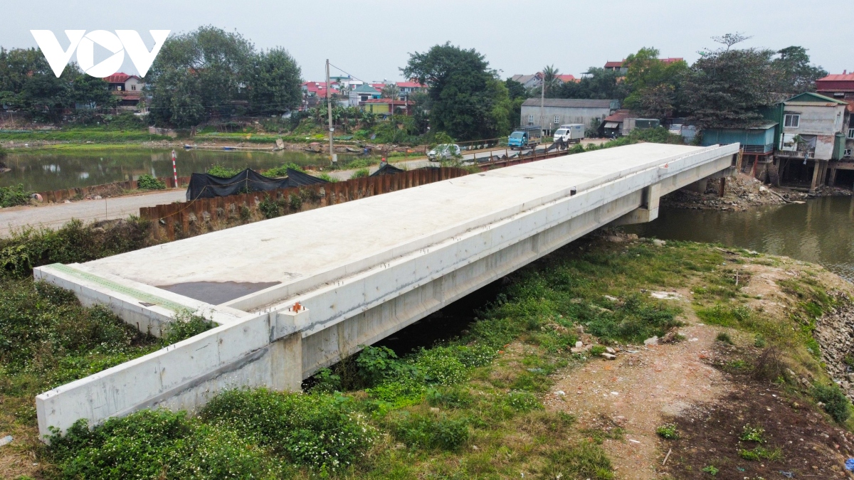 thấp thỏm lo âu khi đi qua cầu trăm tỷ chậm tiến độ ở bắc ninh hình ảnh 4 thap thom lo au khi di qua cau tram ty cham tien do o bac ninh hinh anh 4