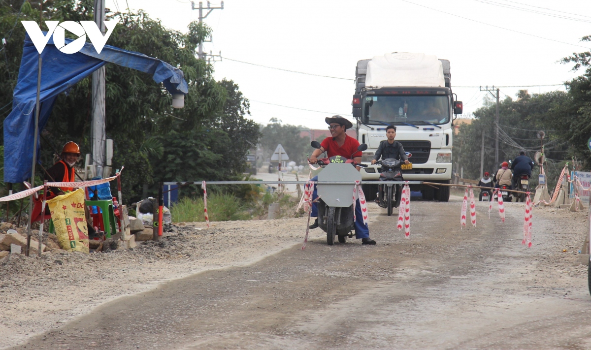 gap rut thi cong du an mo rong quoc lo 19, tranh un tac hinh anh 9