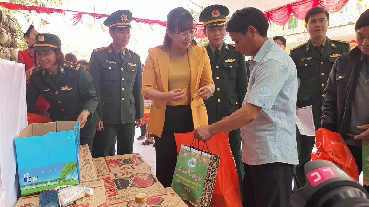 叶露中在舒城县调研园区建设、党史学习教育等工作时强调：拉升发展标杆 找准发展路径 打造县域经济发展的增长极