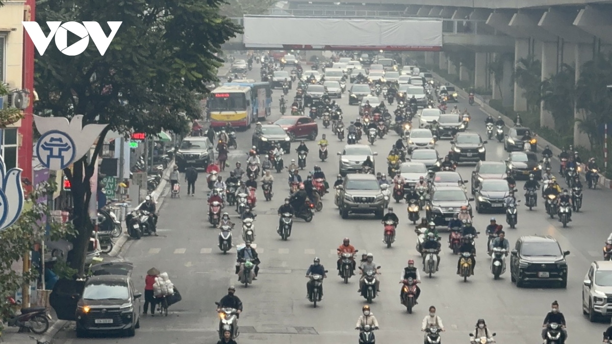 ngay dau tien di lam cua nam moi, duong pho ha noi thong thoang la thuong hinh anh 11