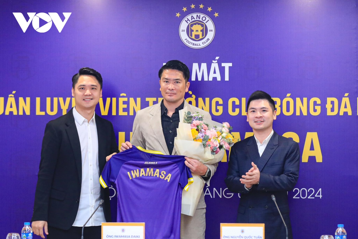 hlv iwamasa daiki ha noi fc se tan cong ap dao theo phong cach pep guardiola hinh anh 1