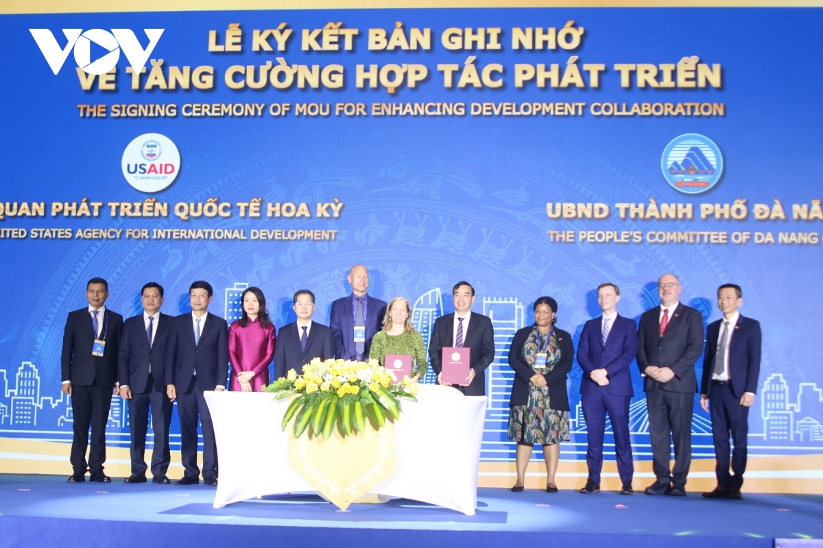 gặp gỡ Đà nẵng chủ động đón đầu làn sóng đầu tư mới hình ảnh 7 gap go Da nang chu dong don dau lan song dau tu moi hinh anh 7