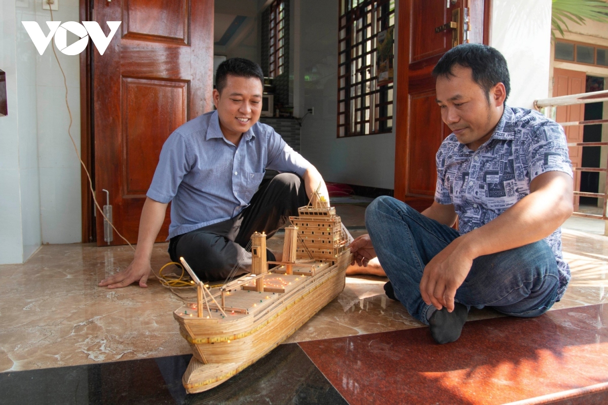 Người dân cao nguyên đá đón Tết trên hành trình viễn dương