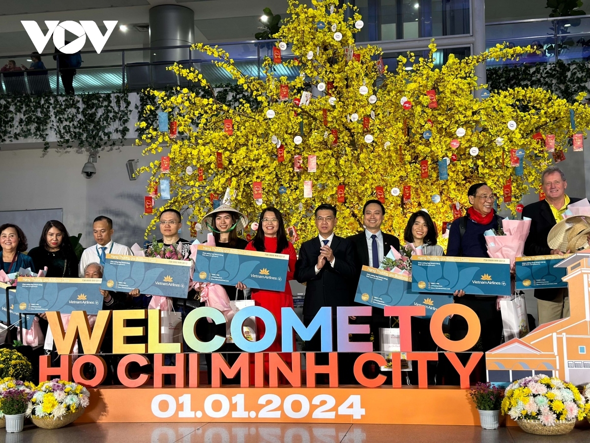 Foreign tourists to Vietnam record surge over New Year holiday
