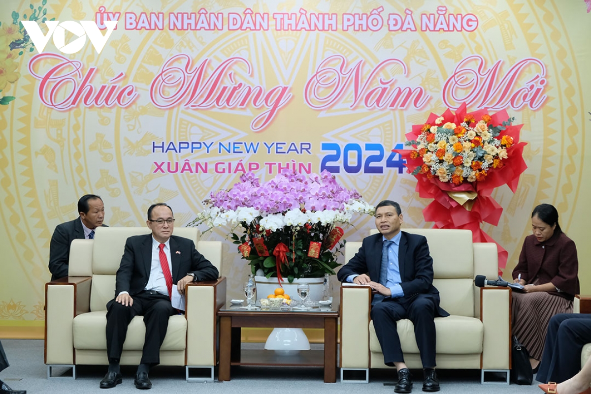 Nhiều sinh viên Lào được đào tạo ở Đà Nẵng về nước làm việc hiệu quả tốt