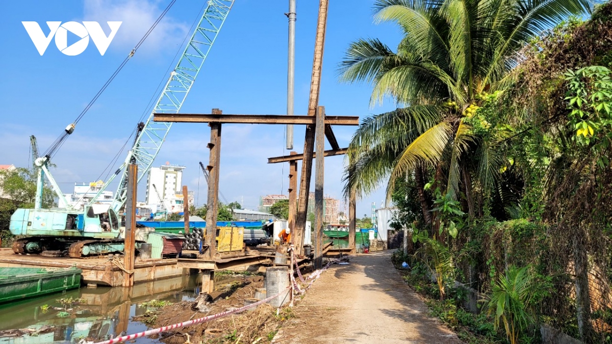 chu dau tu bao cao ve viec thi cong du an lam nut nha dan o tien giang hinh anh 3