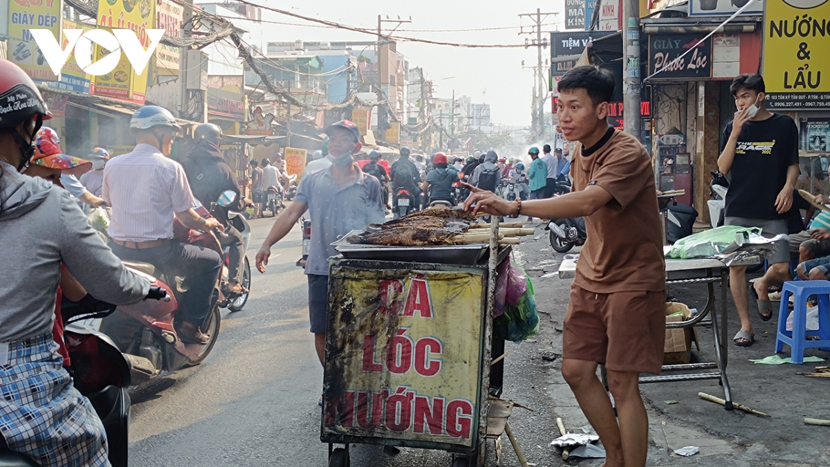 cho ca loc nuong lon nhat tp.hcm trong ngay via than tai khong qua dong duc hinh anh 2