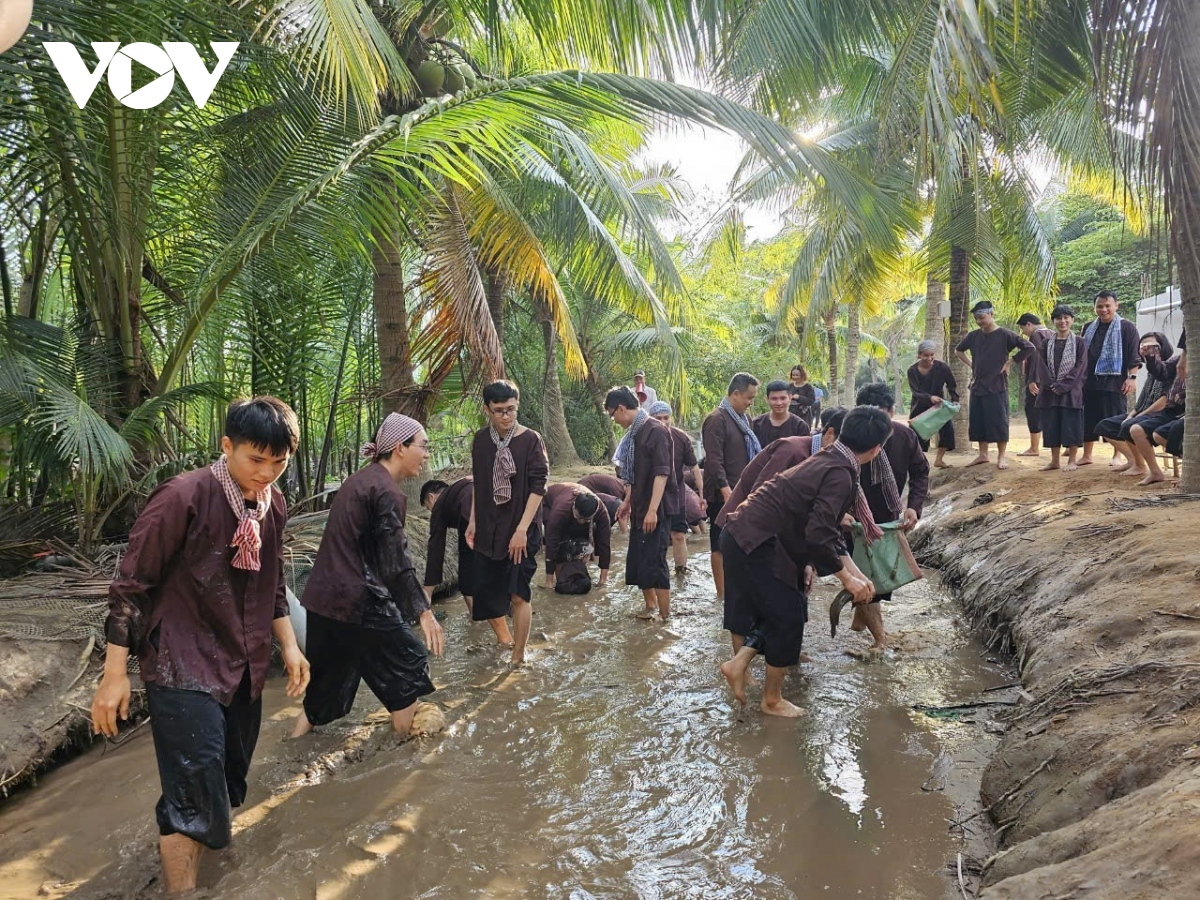 du khach den tien giang, ben tre tang cao trong 2 ngay dau nam giap thin hinh anh 6