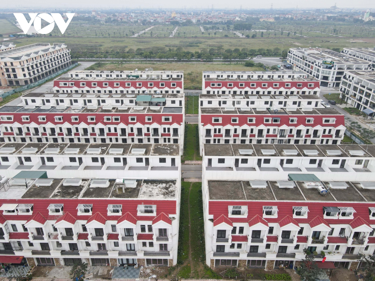 Cận cảnh hàng trăm biệt thự bạc tỷ “đắp chiếu” của Công ty CP Đệ Tam ở Bắc Ninh