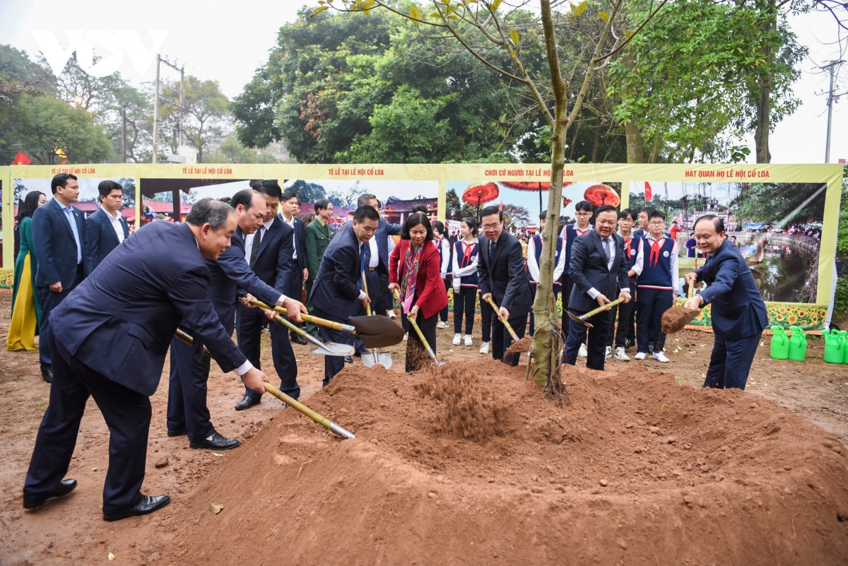 chu tich nuoc vo van thuong trong cay, tham hoi cac cu cao nien o Dong anh hinh anh 6